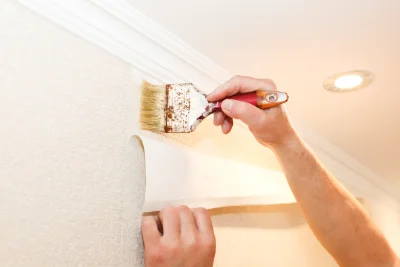 Pose de papier peint à Romagne — revêtements muraux et toiles de verre